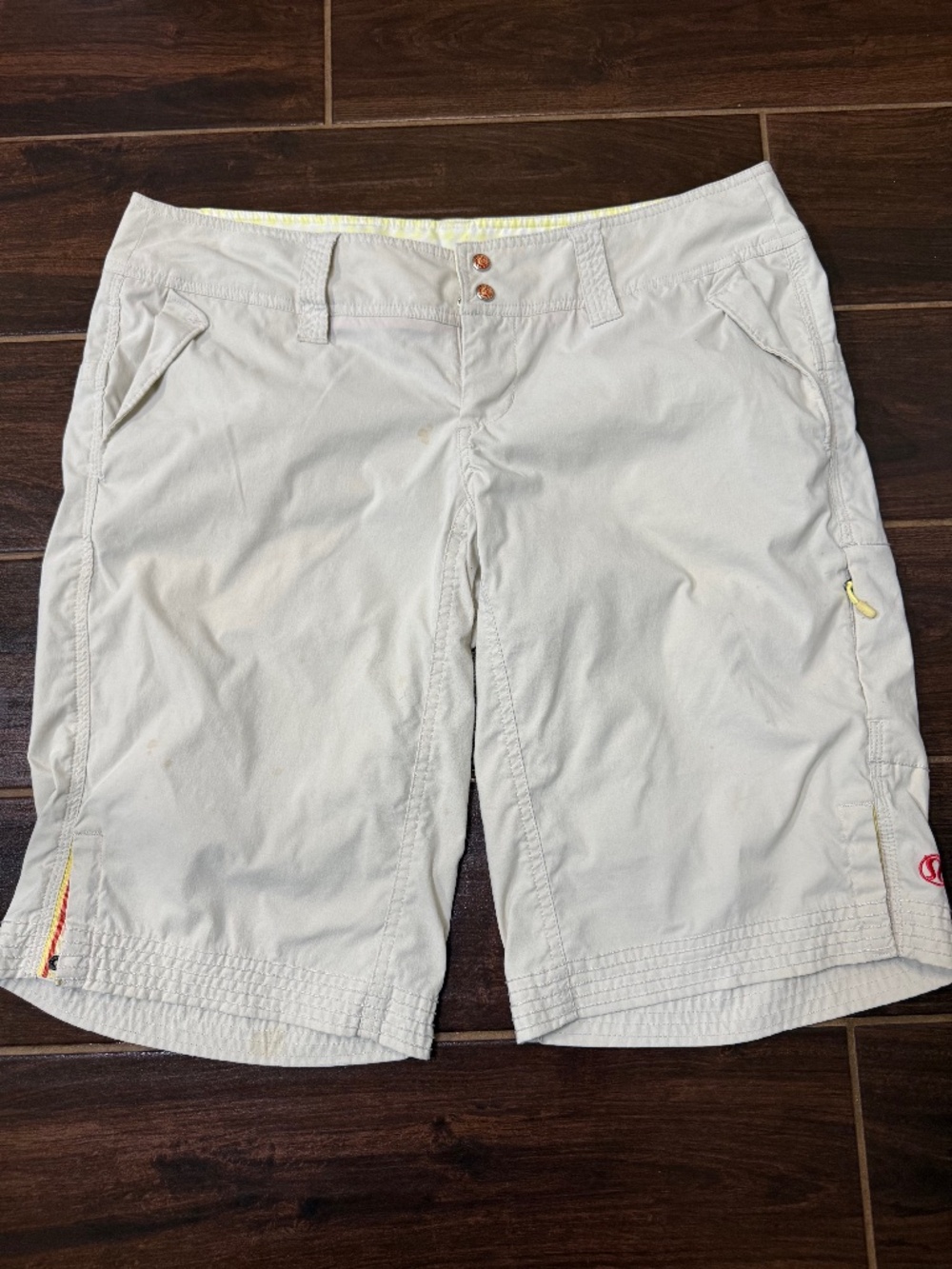 Vintage lululemon RUN Adventure Short | Size 10 | Light/Tan Ginger | 2006-08